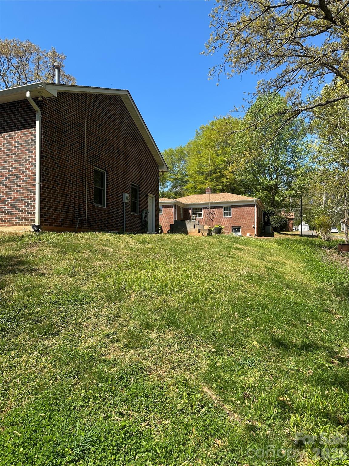 2760 19th Avenue NE Hickory NC 28601