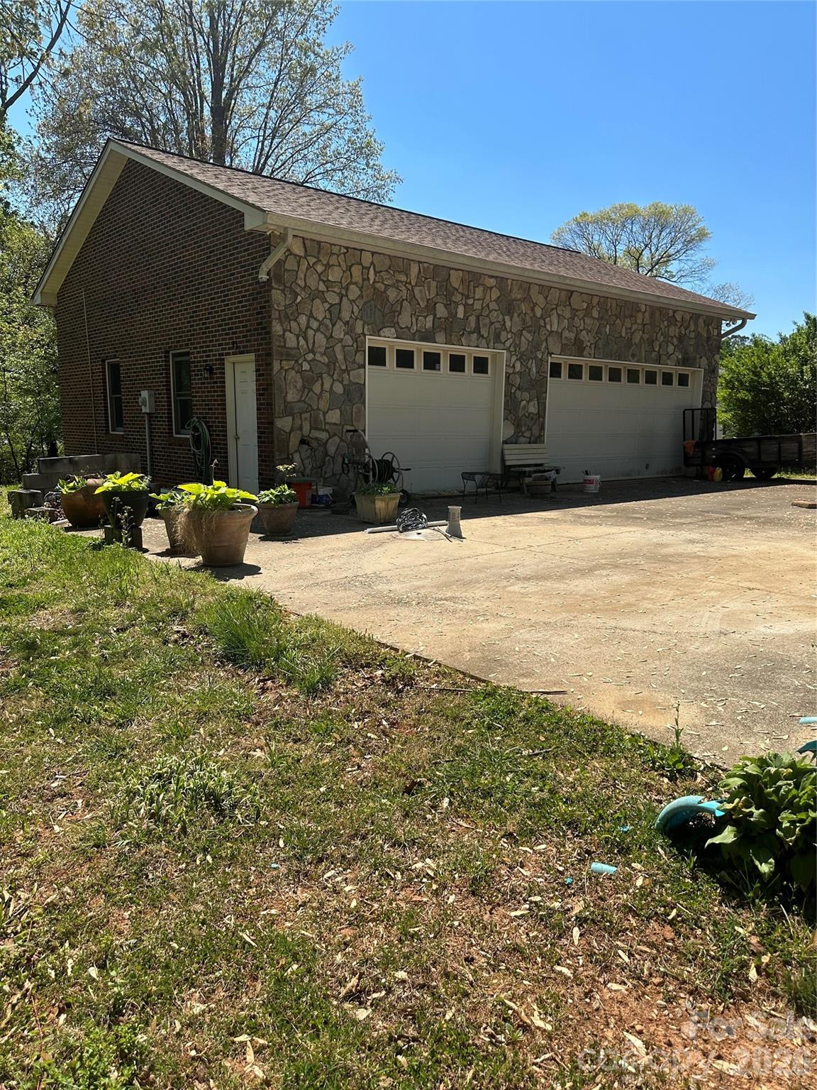 2760 19th Avenue NE Hickory NC 28601