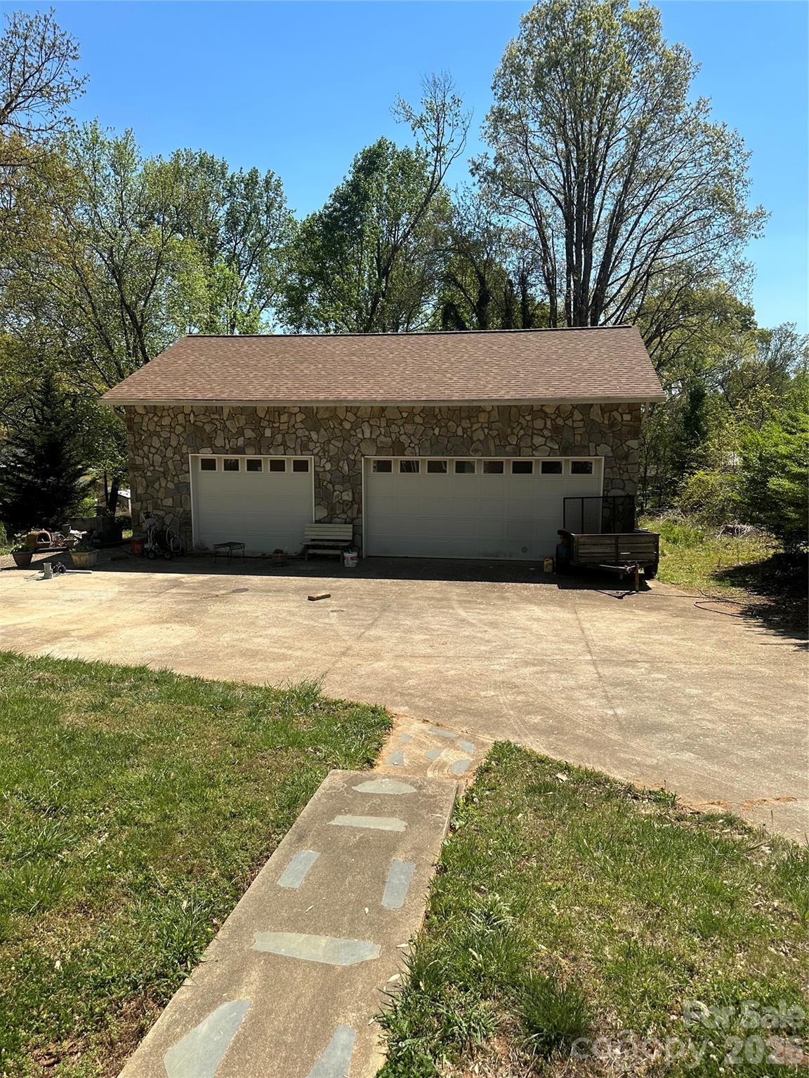 2760 19th Avenue NE Hickory NC 28601
