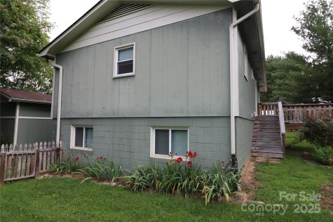 9 Oakland Street Weaverville NC 28787