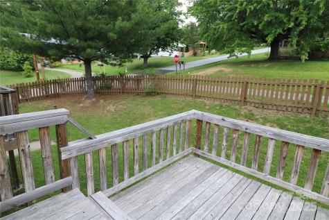 9 Oakland Street Weaverville NC 28787