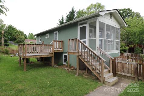 9 Oakland Street Weaverville NC 28787