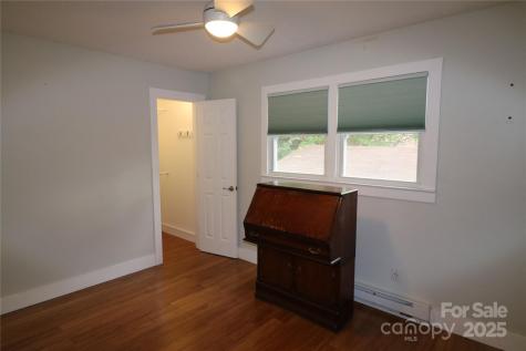9 Oakland Street Weaverville NC 28787