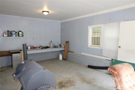 9 Oakland Street Weaverville NC 28787