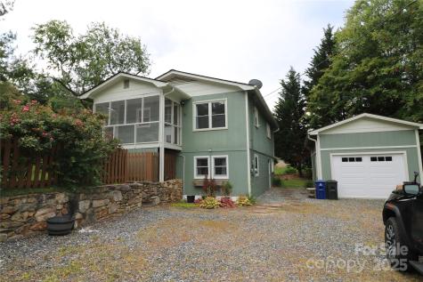 9 Oakland Street Weaverville NC 28787