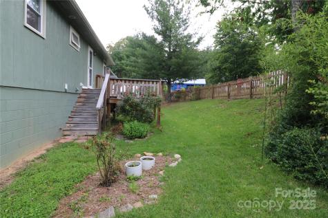 9 Oakland Street Weaverville NC 28787