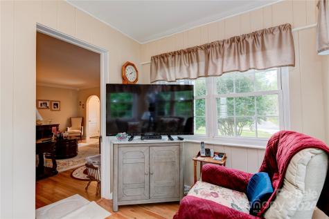 155 Arthur Road Asheville NC 28806