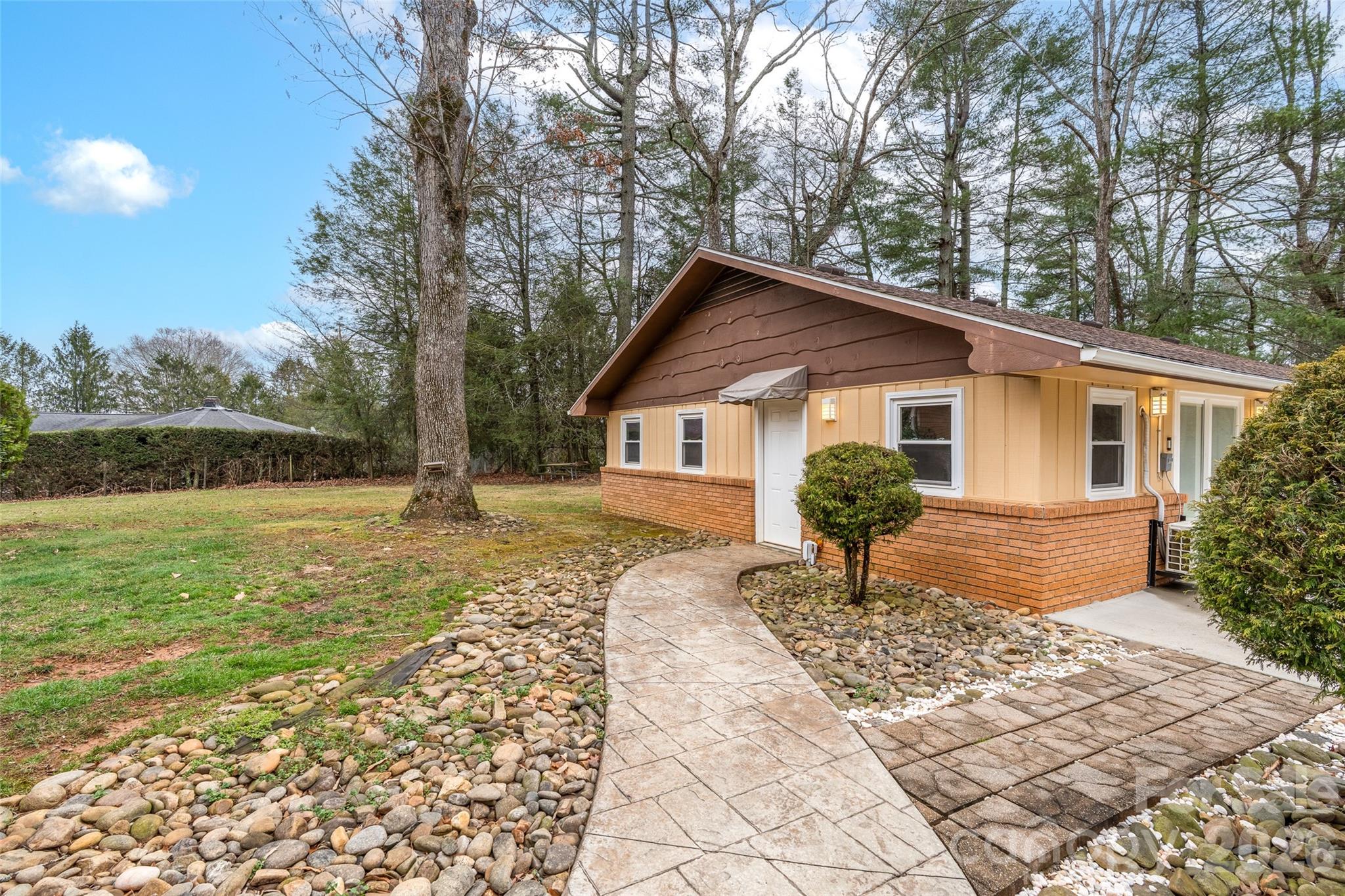 1034 S Orchard Road Flat Rock NC 28731