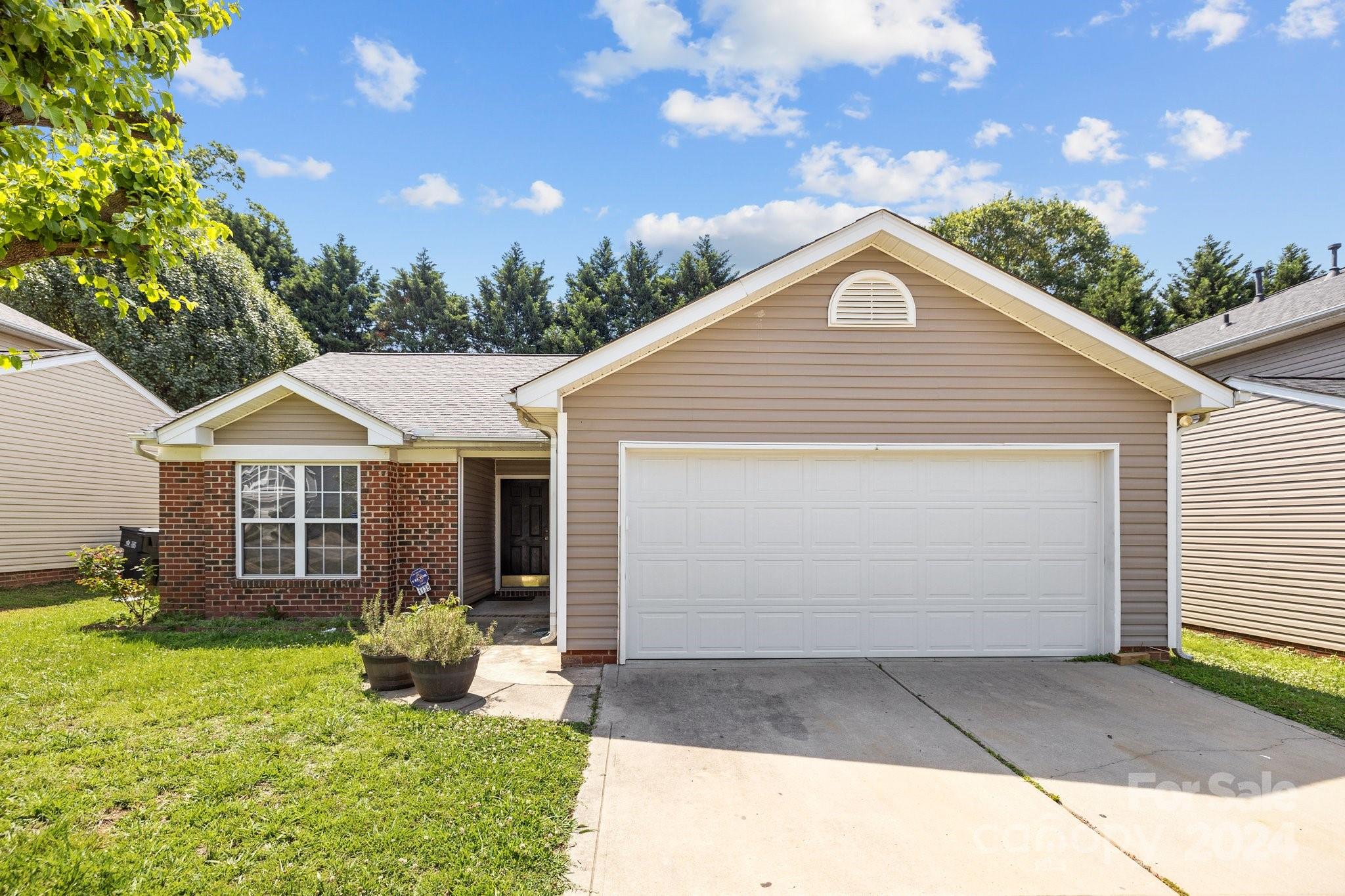1139 Stonehenge Lane Charlotte NC 28216
