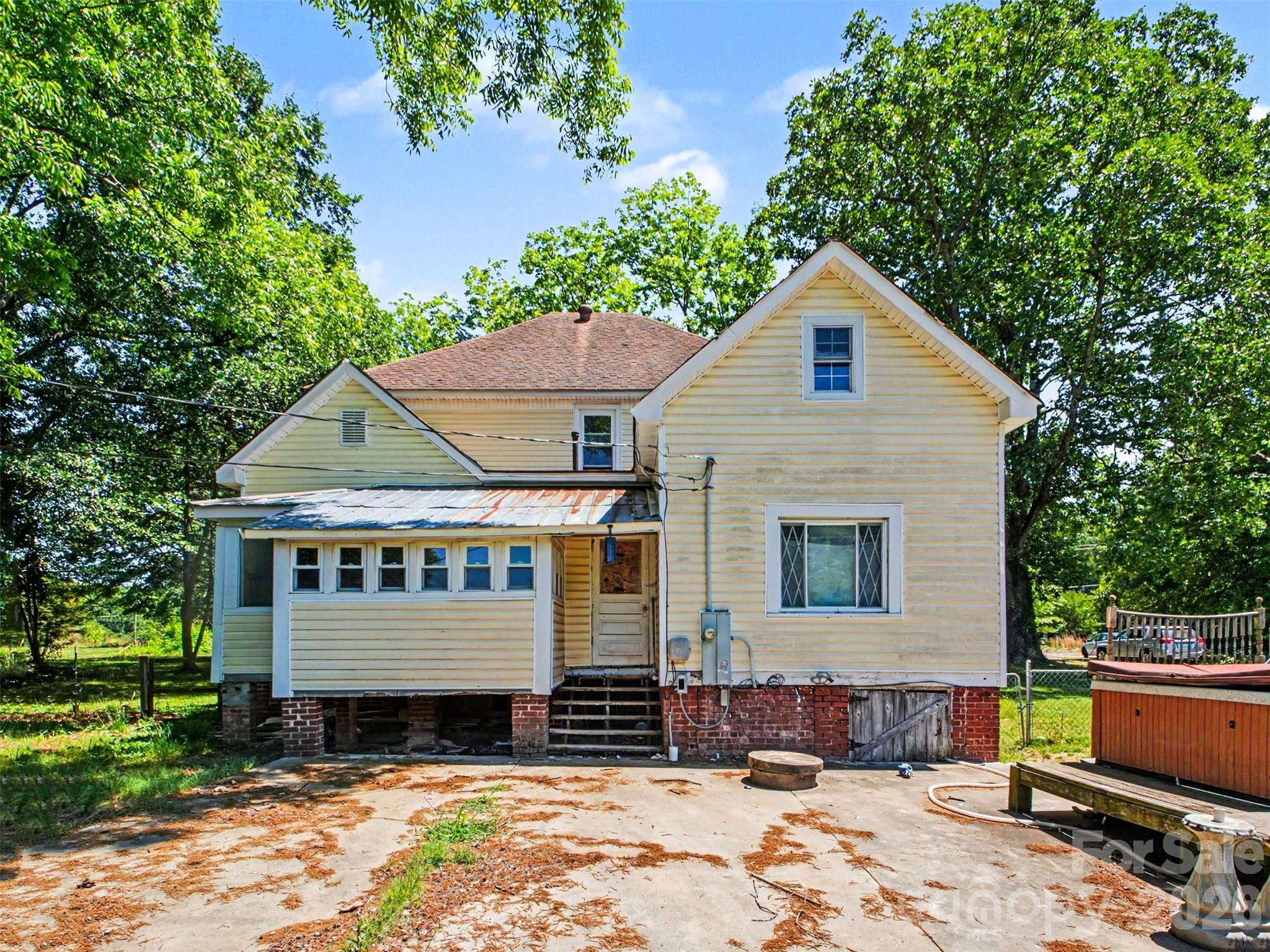 1932 Topic Street Shelby NC 28152