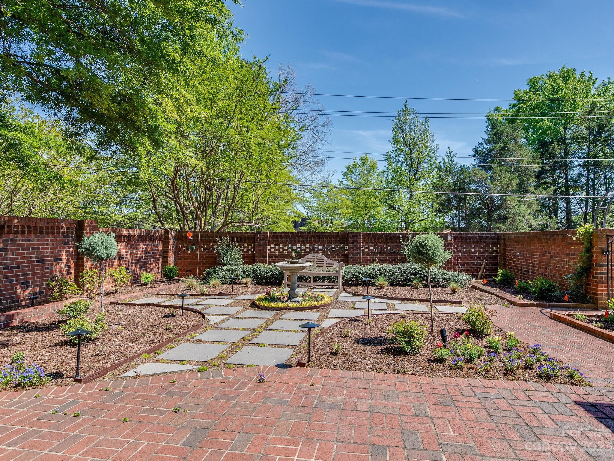5136 Fairlawn Crescent Court Charlotte NC 28226