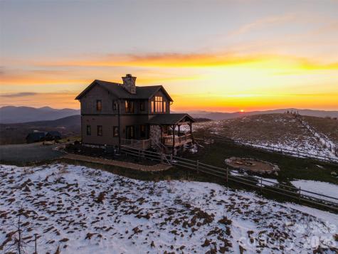 352 Great Sky Drive Banner Elk NC 28604