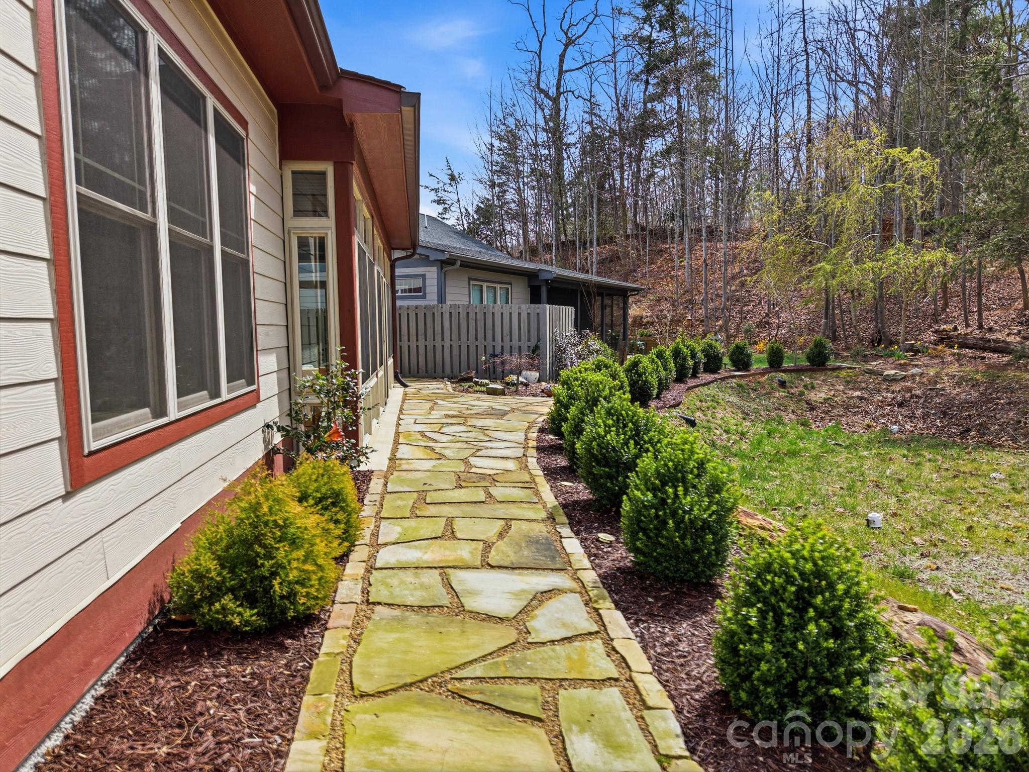 2 Lifestyle Court Arden NC 28704