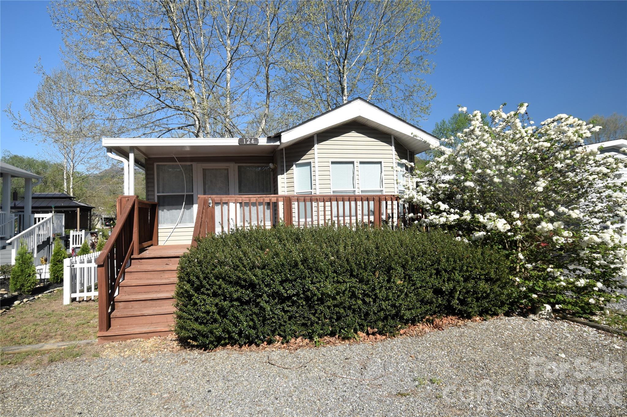 124 Pike Point Waynesville NC 28785
