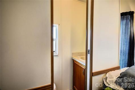 124 Pike Point Waynesville NC 28785