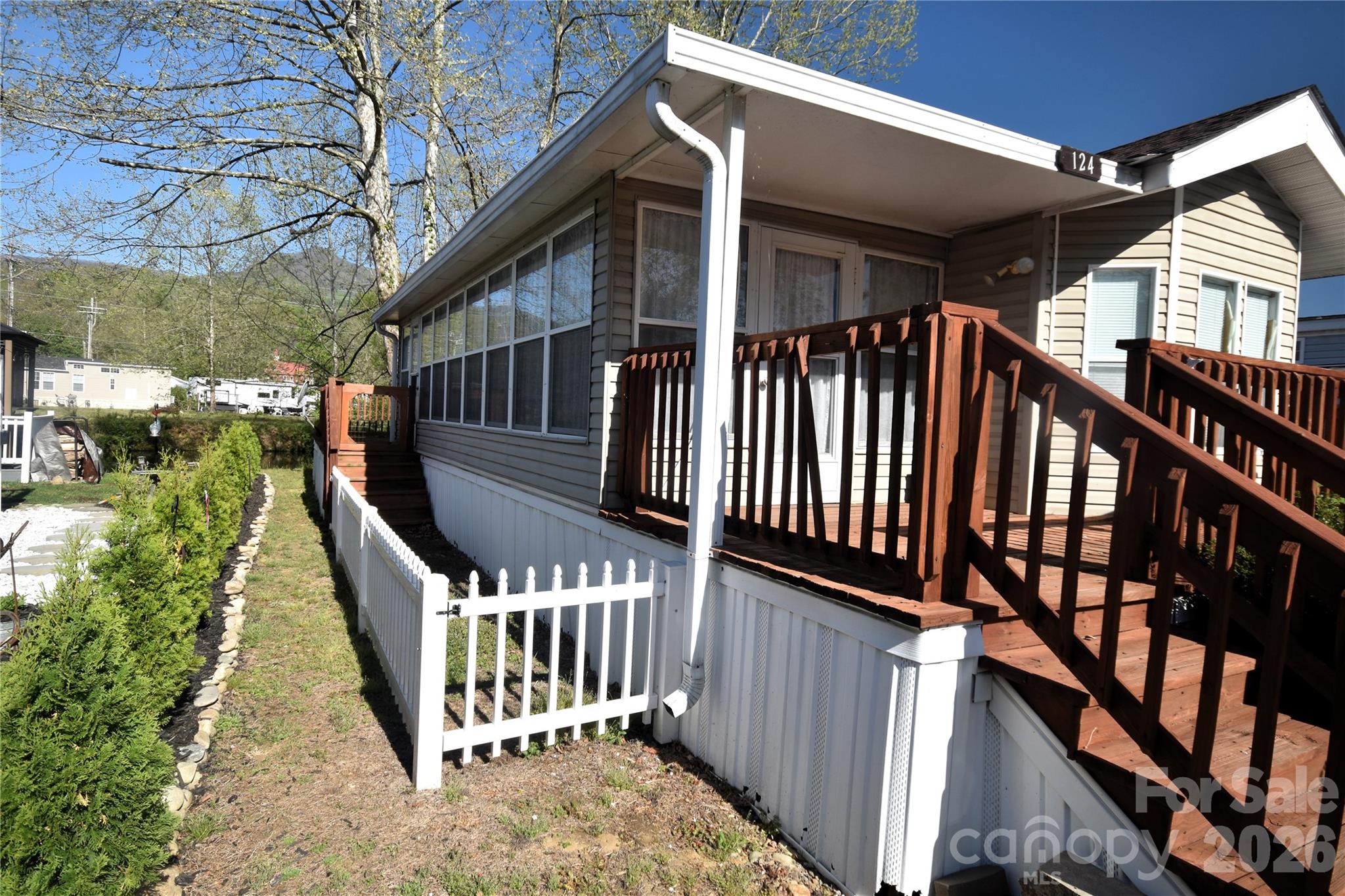 124 Pike Point Waynesville NC 28785