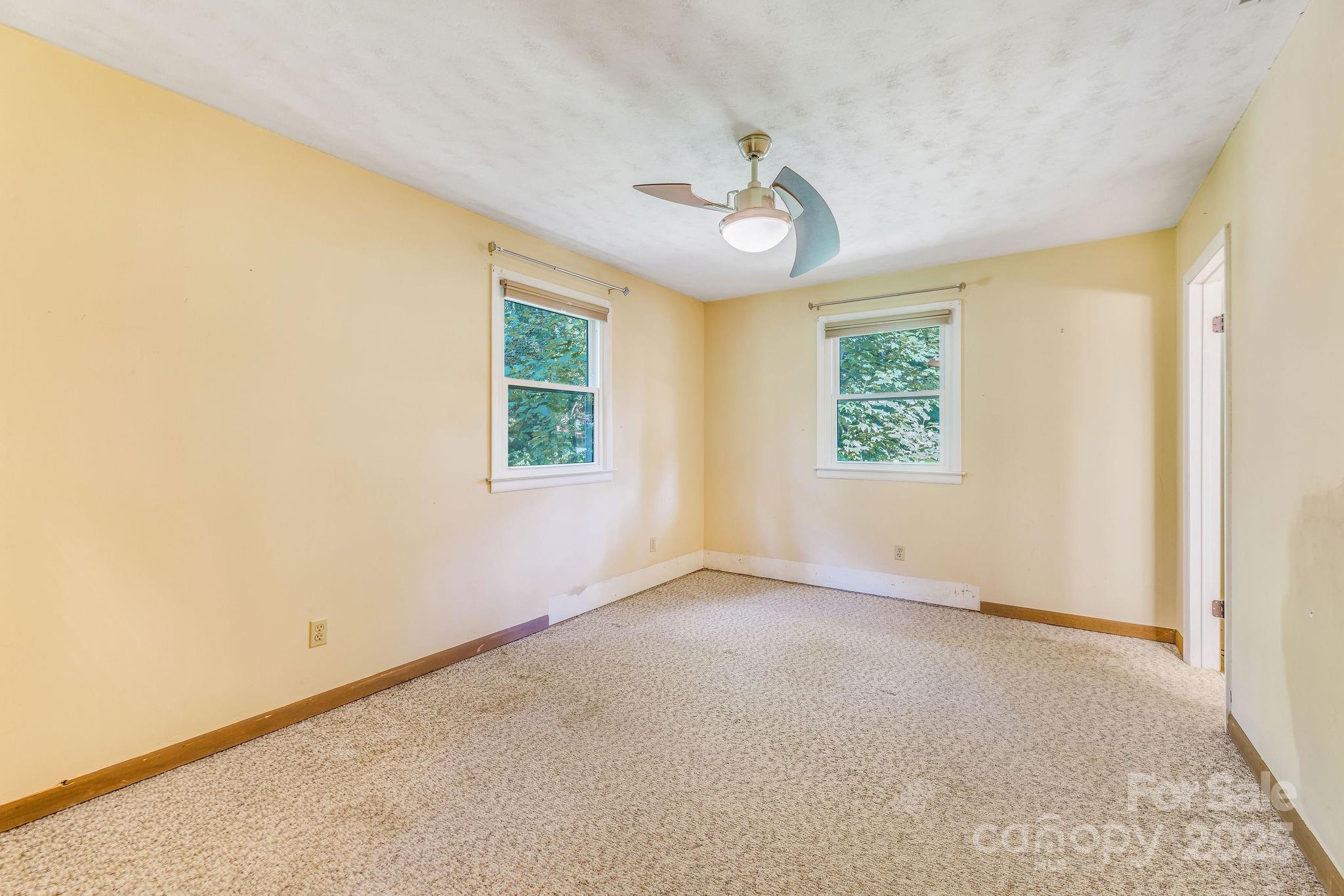 87 Crows Nest Road Hendersonville NC 28791