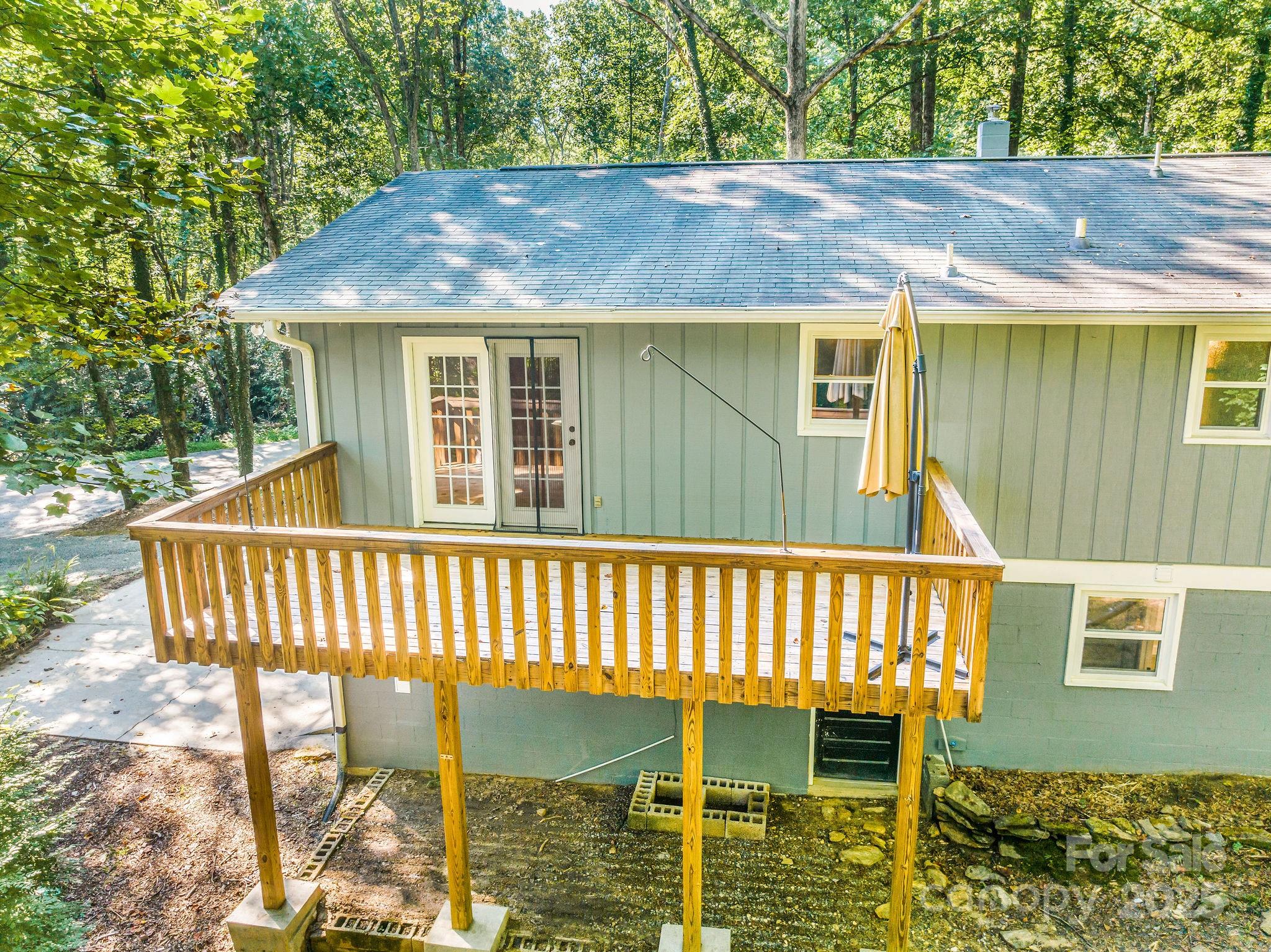 87 Crows Nest Road Hendersonville NC 28791