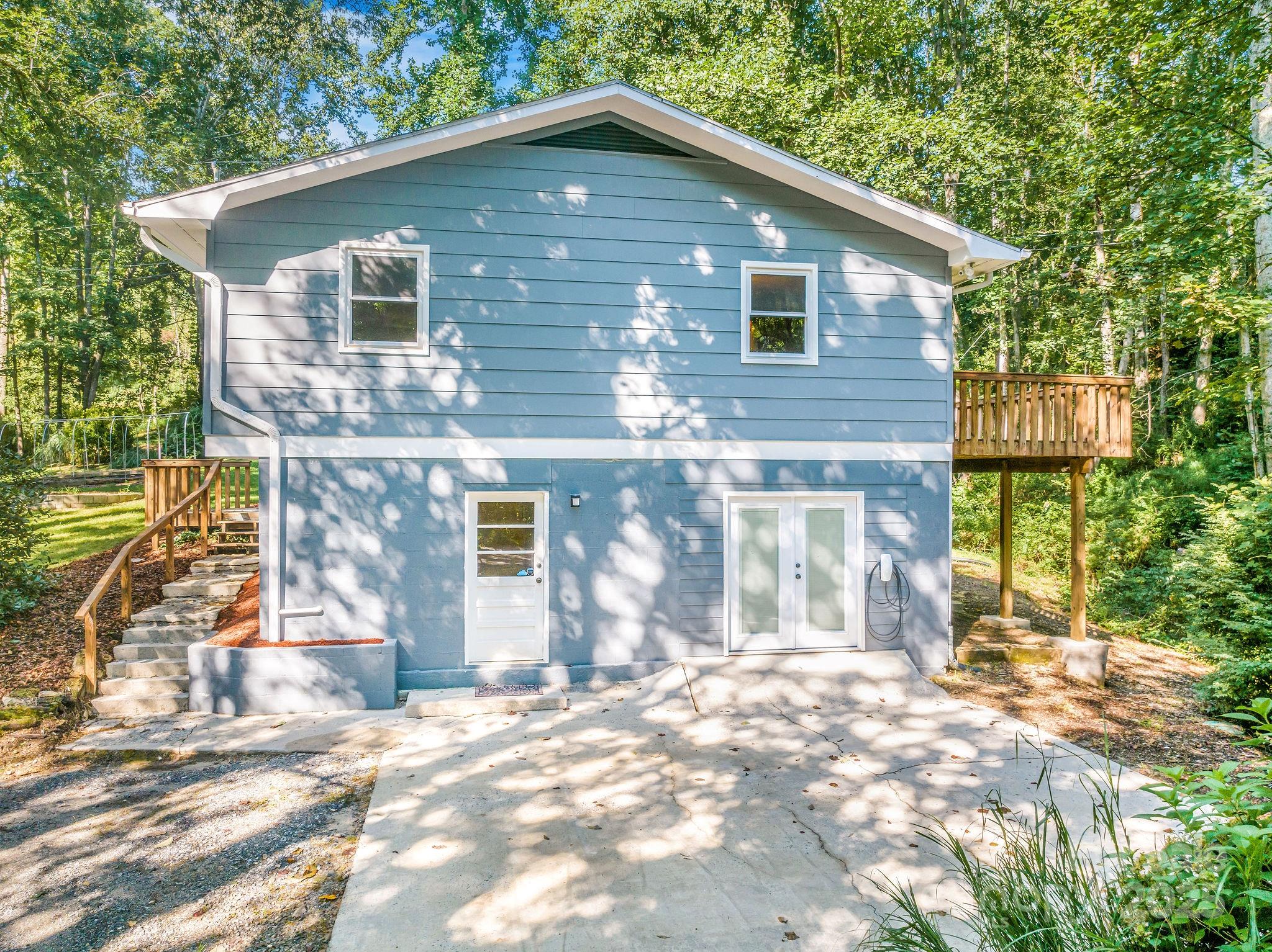 87 Crows Nest Road Hendersonville NC 28791