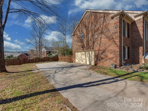 424 Walnut Point Drive Matthews NC 28105