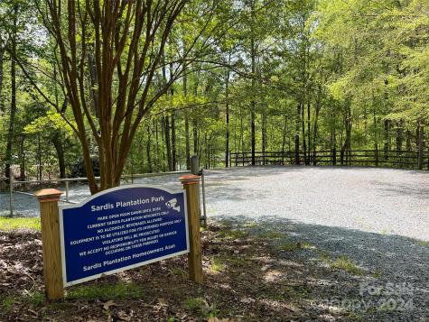 424 Walnut Point Drive Matthews NC 28105