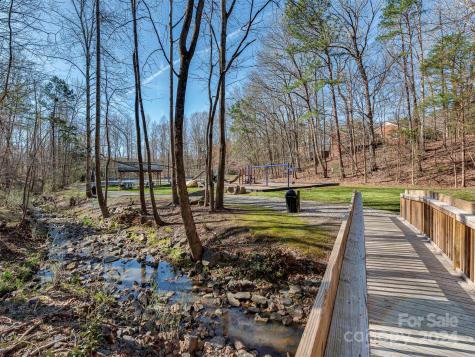 424 Walnut Point Drive Matthews NC 28105