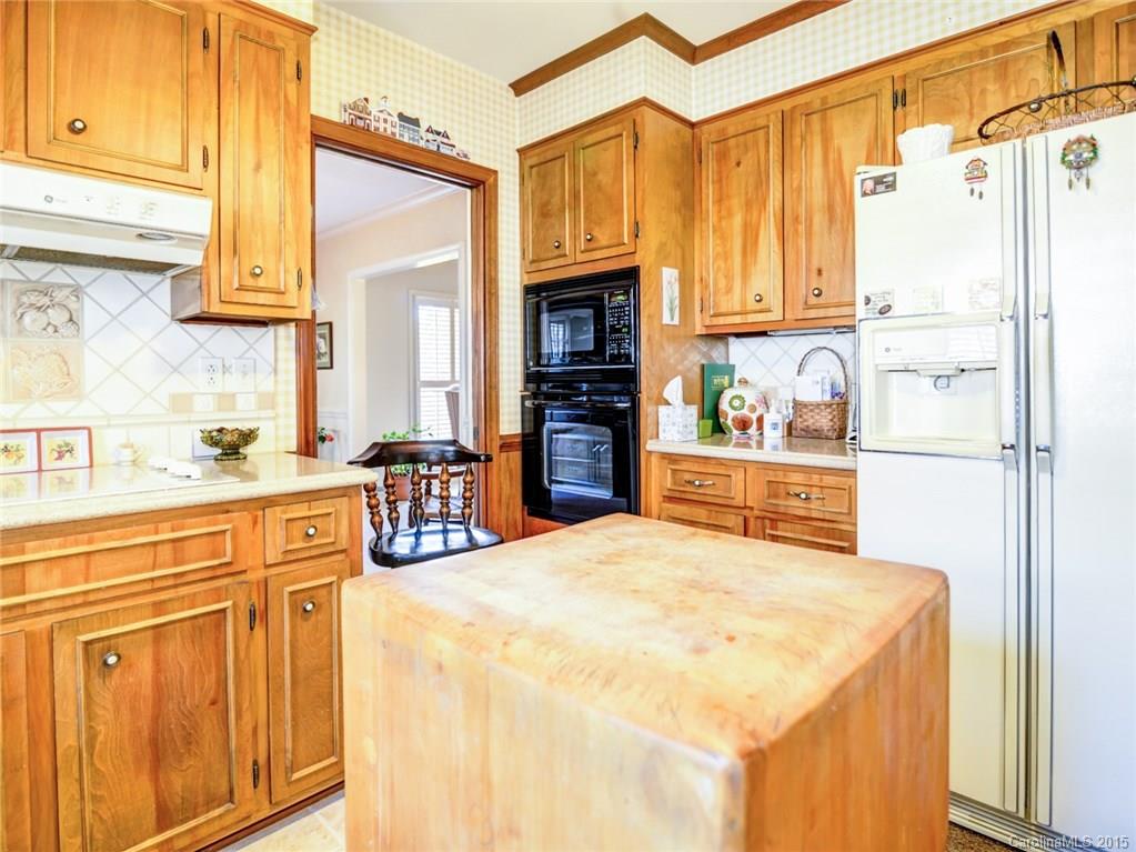 1033 Charter Place Charlotte NC 28211