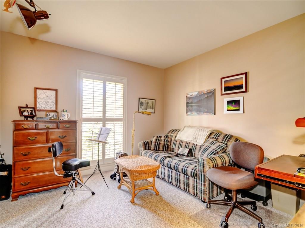 1033 Charter Place Charlotte NC 28211