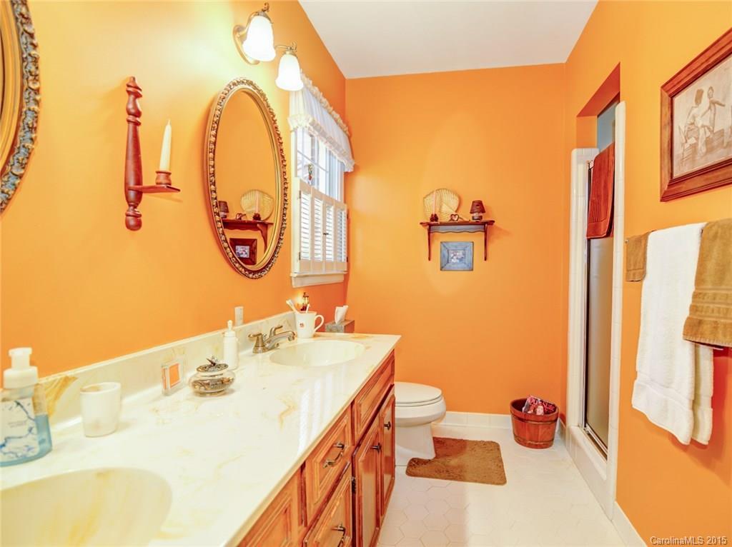 1033 Charter Place Charlotte NC 28211