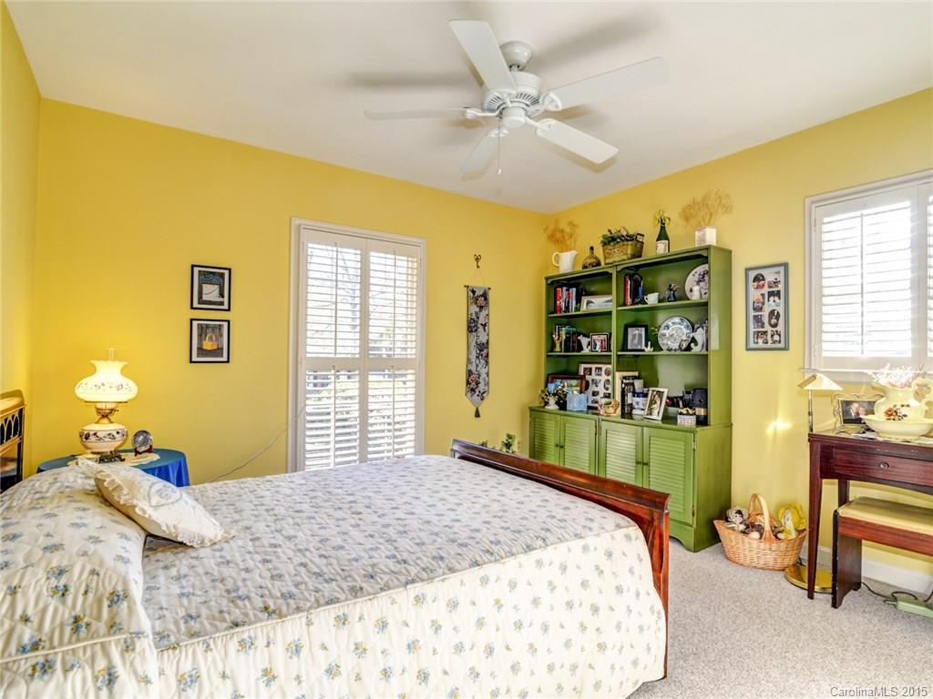 1033 Charter Place Charlotte NC 28211