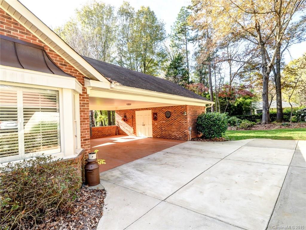 1033 Charter Place Charlotte NC 28211