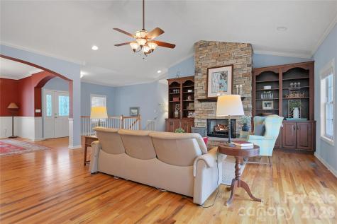 180 Notlvsi Court Brevard NC 28712