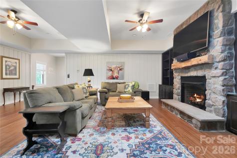 180 Notlvsi Court Brevard NC 28712