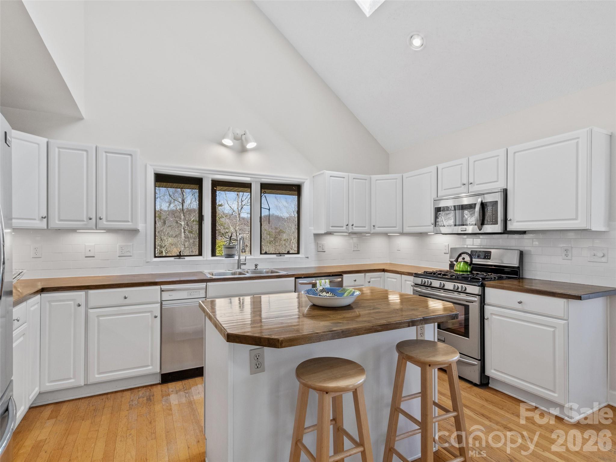 126 Hillcrest Drive Barnardsville NC 28709