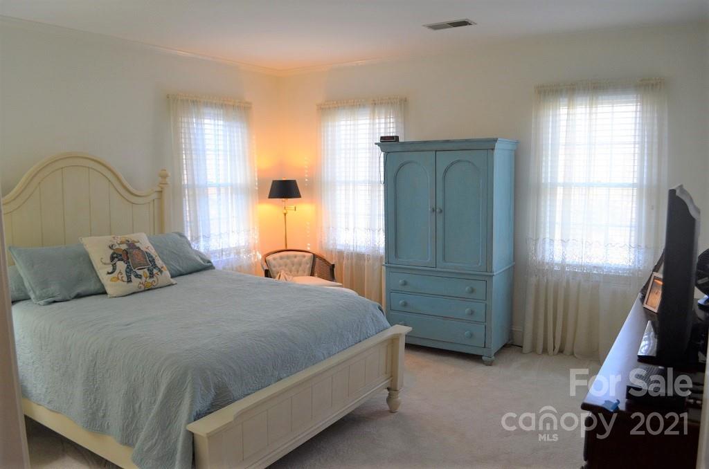 3923 Windwood Circle Charlotte NC 28226