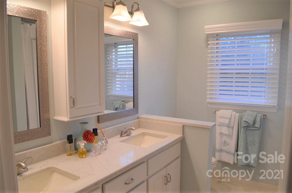 3923 Windwood Circle Charlotte NC 28226