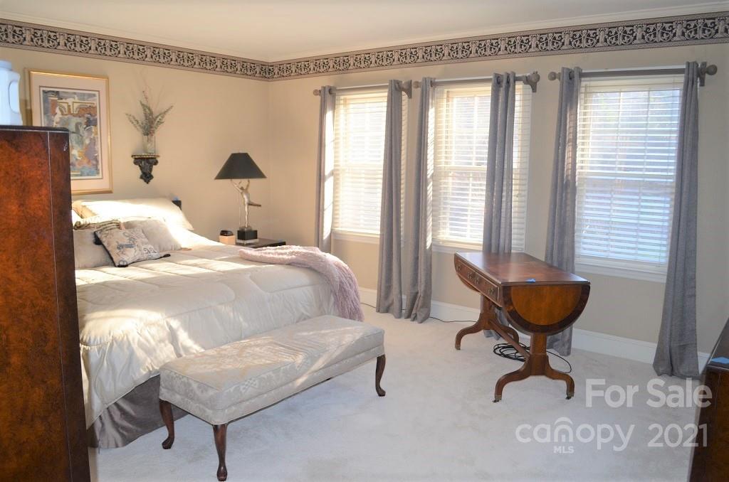3923 Windwood Circle Charlotte NC 28226