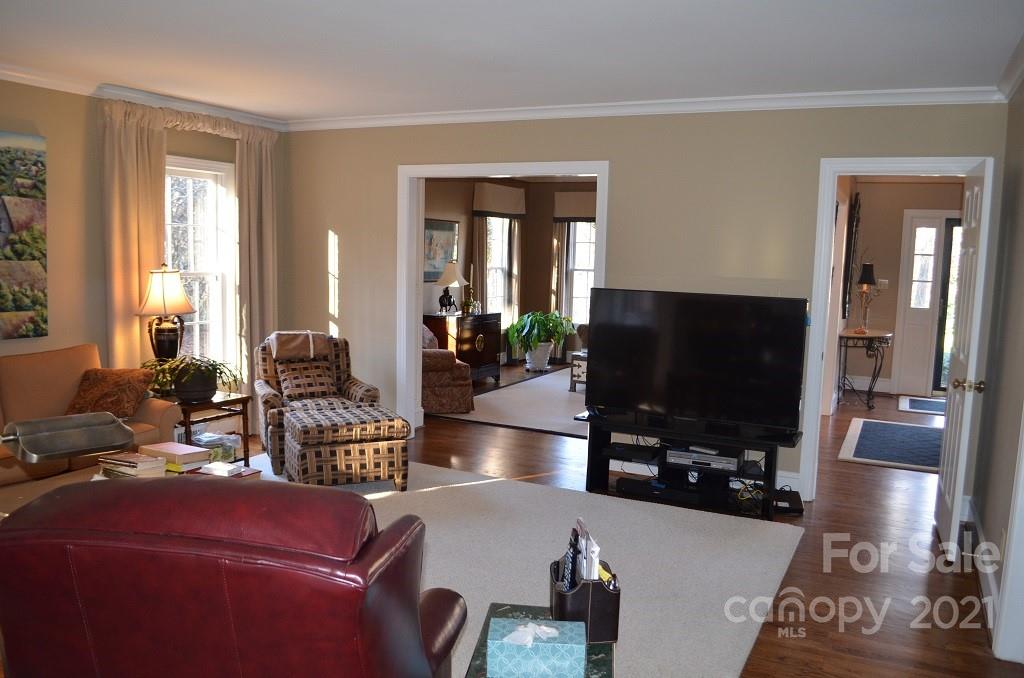3923 Windwood Circle Charlotte NC 28226
