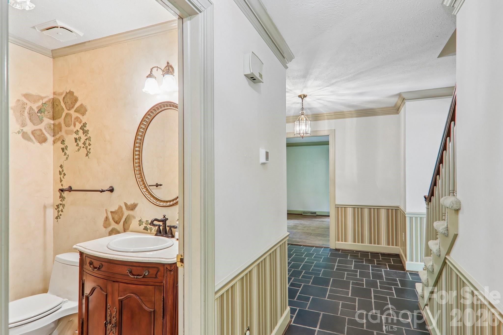 104 Finley Street Hendersonville NC 28739