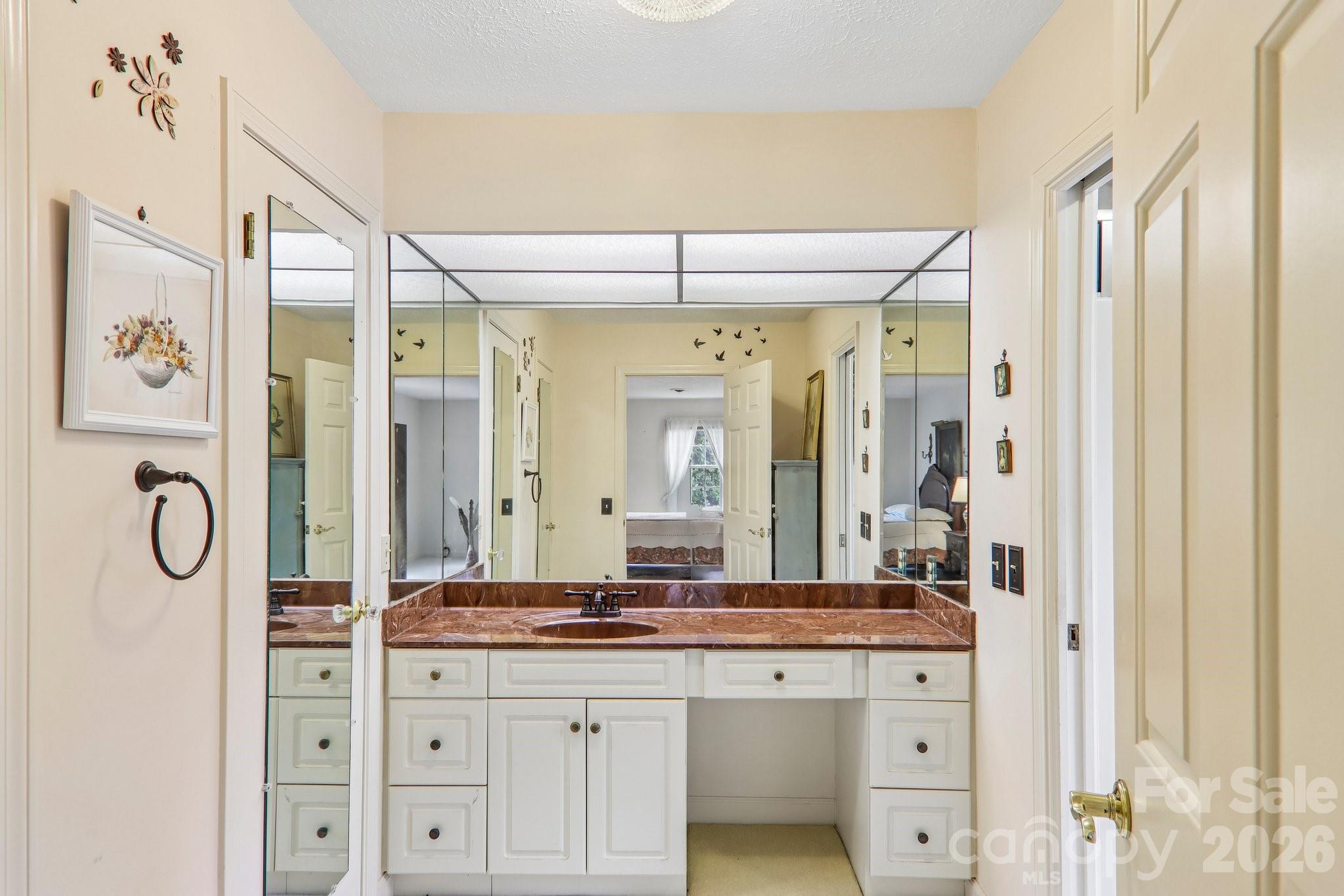 104 Finley Street Hendersonville NC 28739