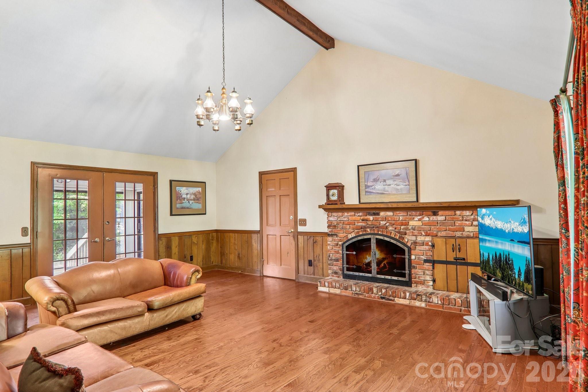 104 Finley Street Hendersonville NC 28739