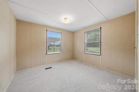 3617 Sulphur Springs Road NE Hickory NC 28601