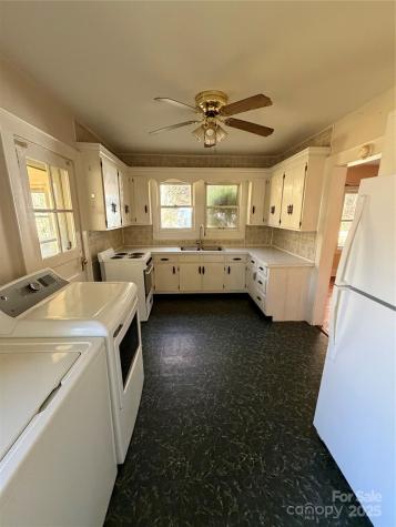 202 Snow Hill Road Bakersville NC 28705