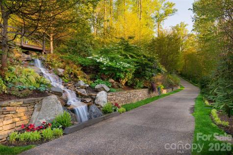 66 N Deerhaven Lane Asheville NC 28803