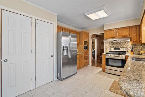 3017 Chestnut Tree Road Hendersonville NC 28792