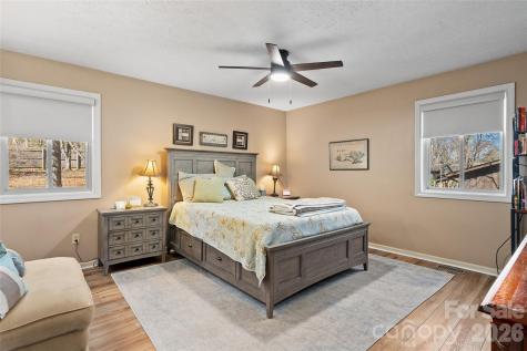 3017 Chestnut Tree Road Hendersonville NC 28792