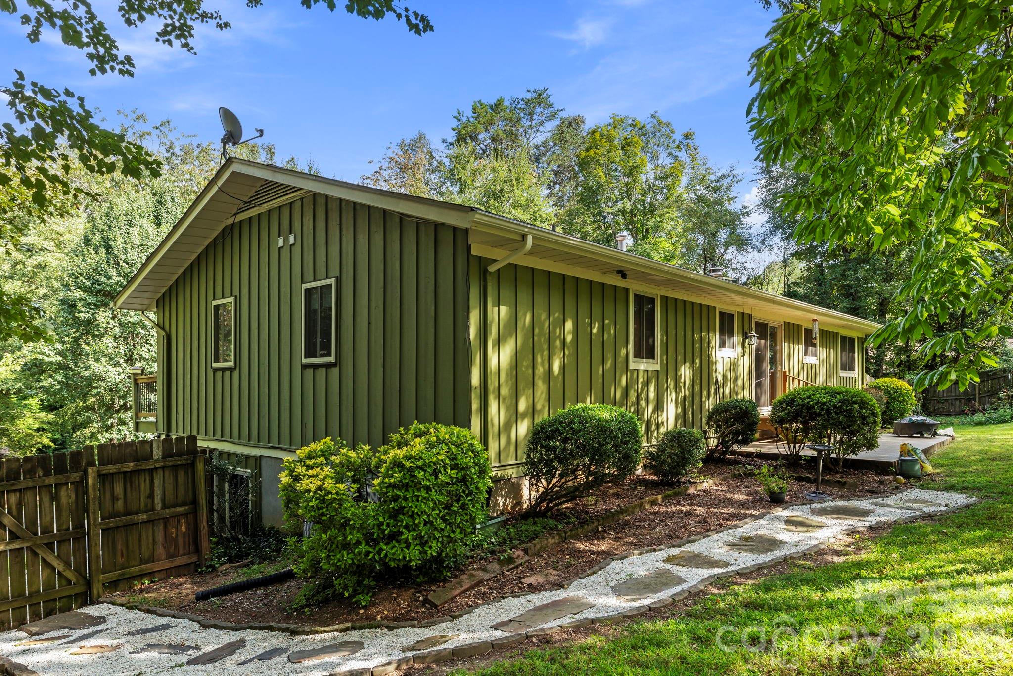 3017 Chestnut Tree Road Hendersonville NC 28792