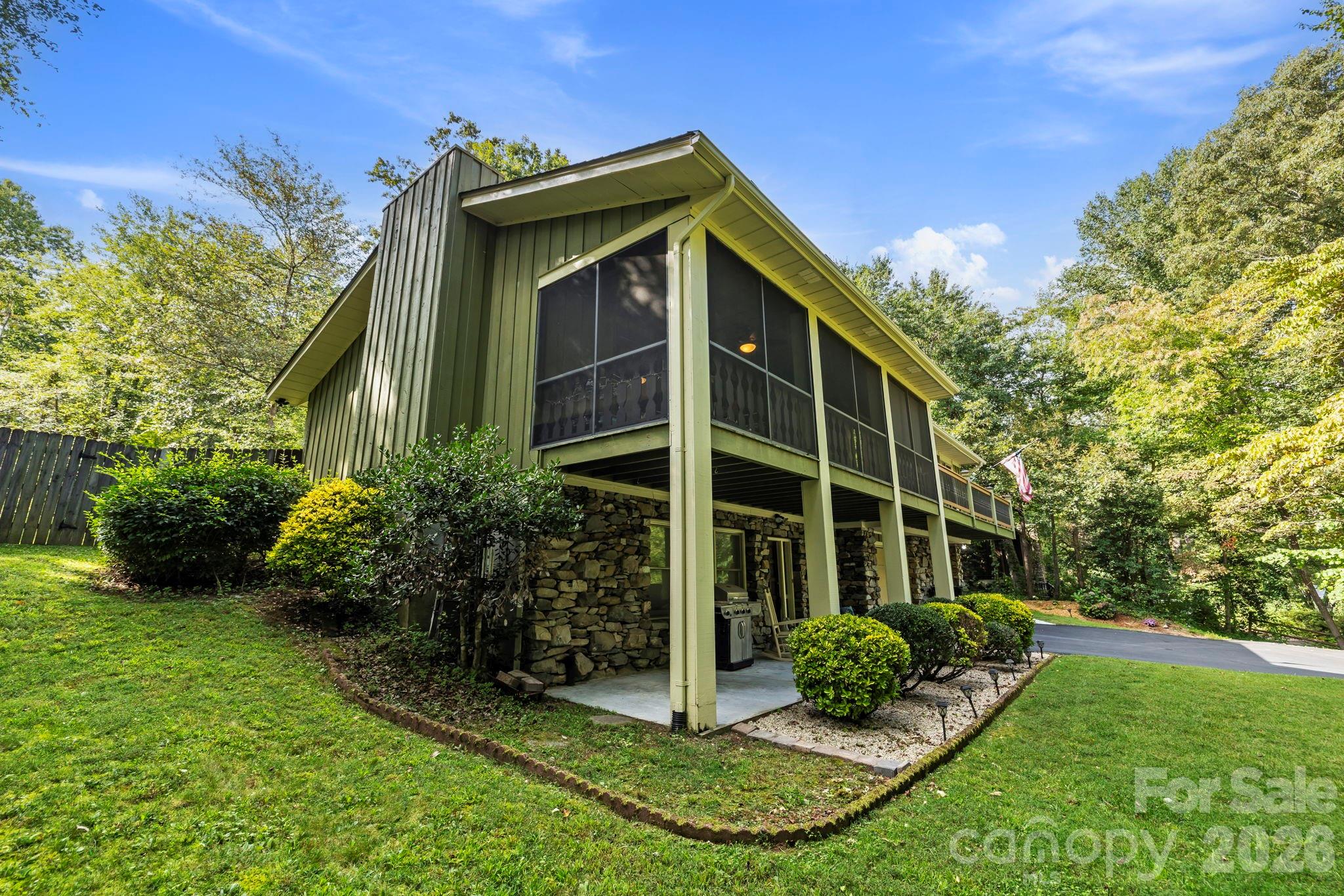 3017 Chestnut Tree Road Hendersonville NC 28792
