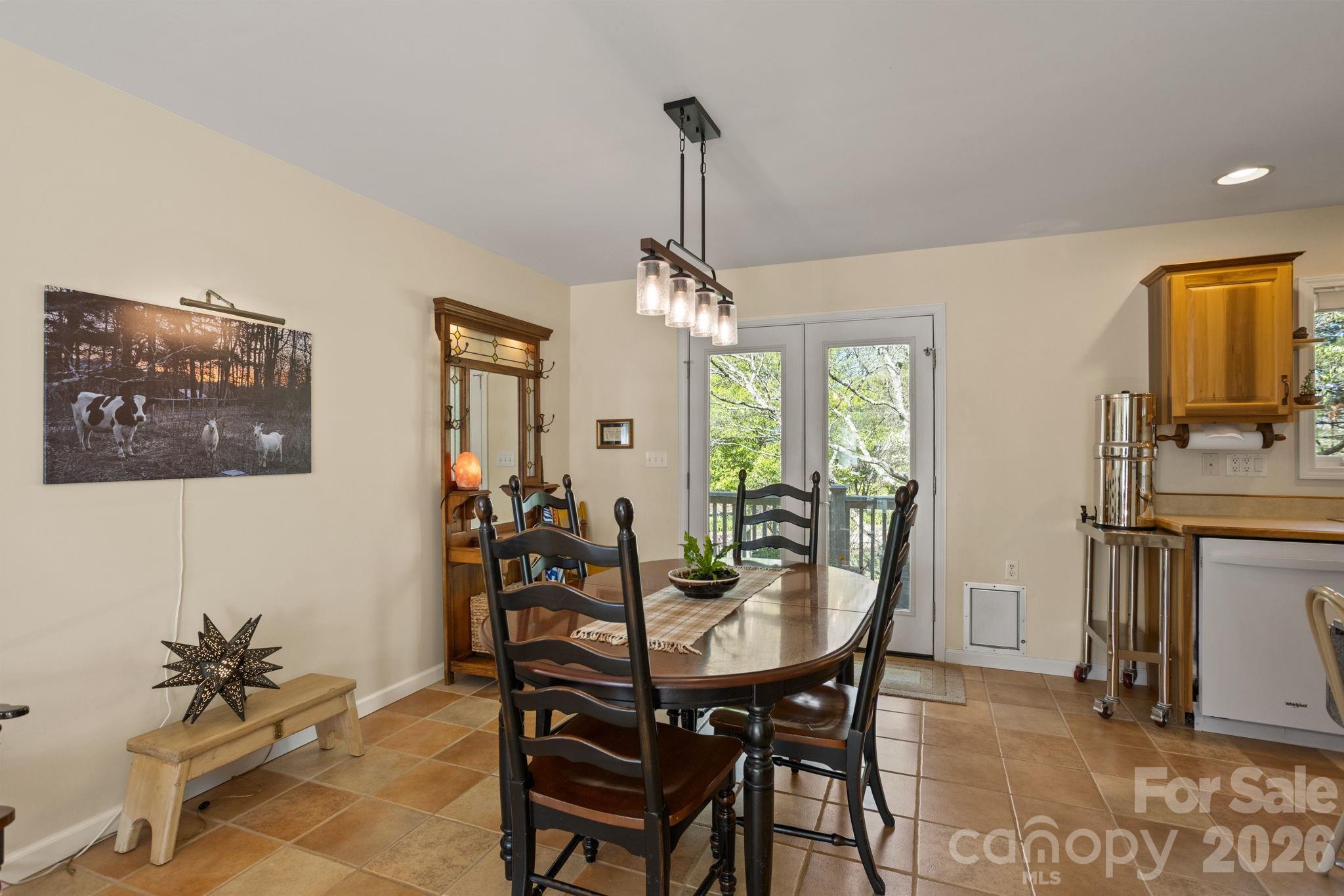 367 Crescent Street Saluda NC 28773