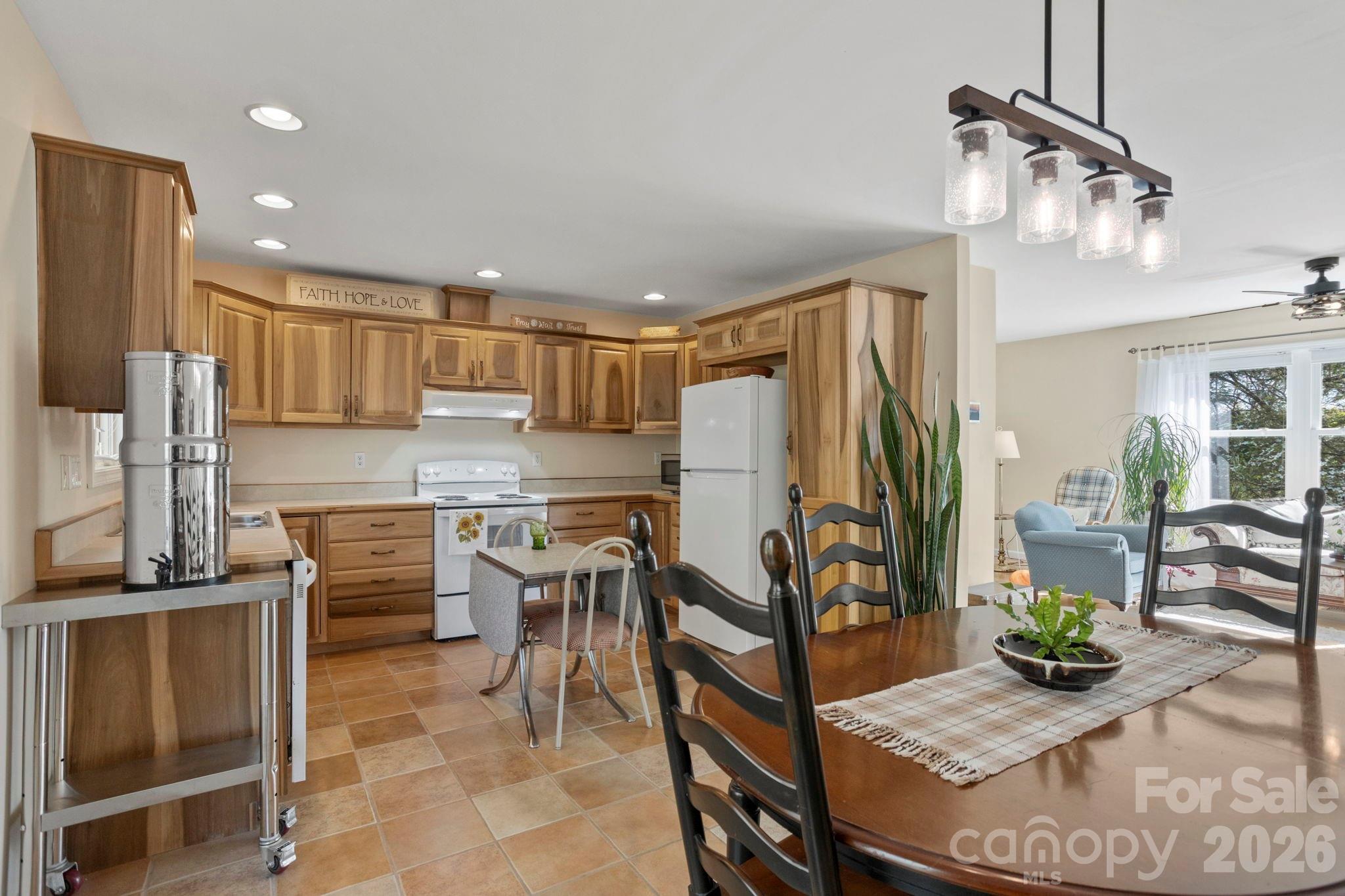 367 Crescent Street Saluda NC 28773